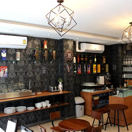 Отель V One Pride-Sukhumvit 22, Bangkok
